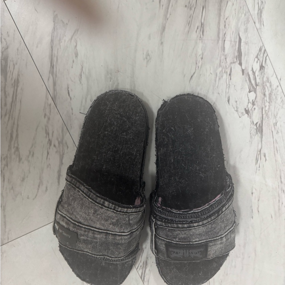 Levi's Black and Gray Women's Sandals